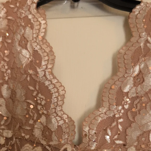 Chic Floral Lace Maxi Dress in Blush NWOT - Picture 7 of 9